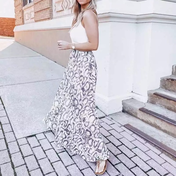 Snake Print Chiffon Skirt - Picture 12 of 15